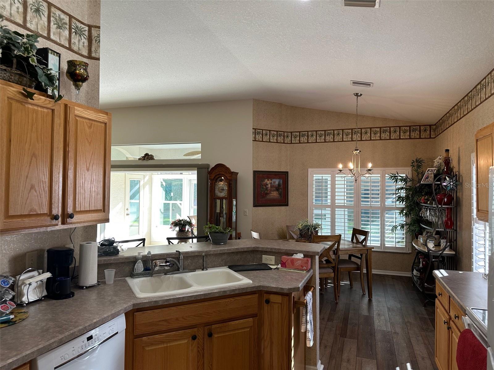 WOODVIEW VILLAS 01 - Residential