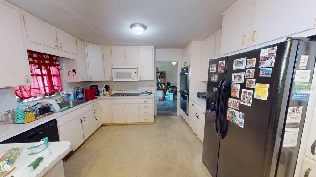 Photo of 1506 Oakdale Street, Plant City, FL 33563 (MLS # TB8550379)