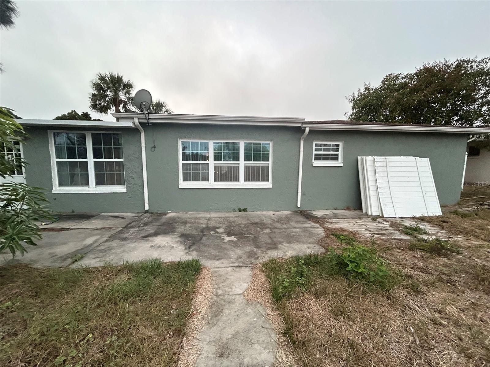 6947 BOTTLE BRUSH DRIVE