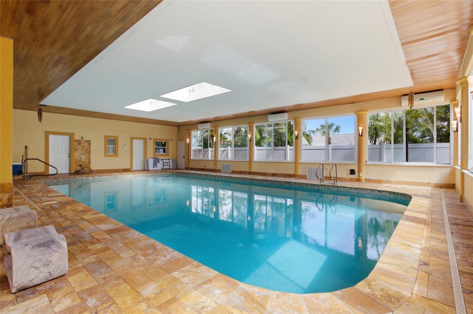 SHIRLEY MANOR SUB - Residential