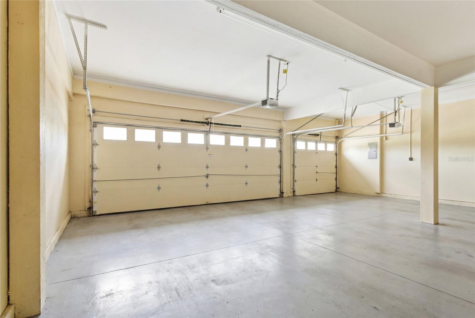 SHIRLEY MANOR SUB - Residential