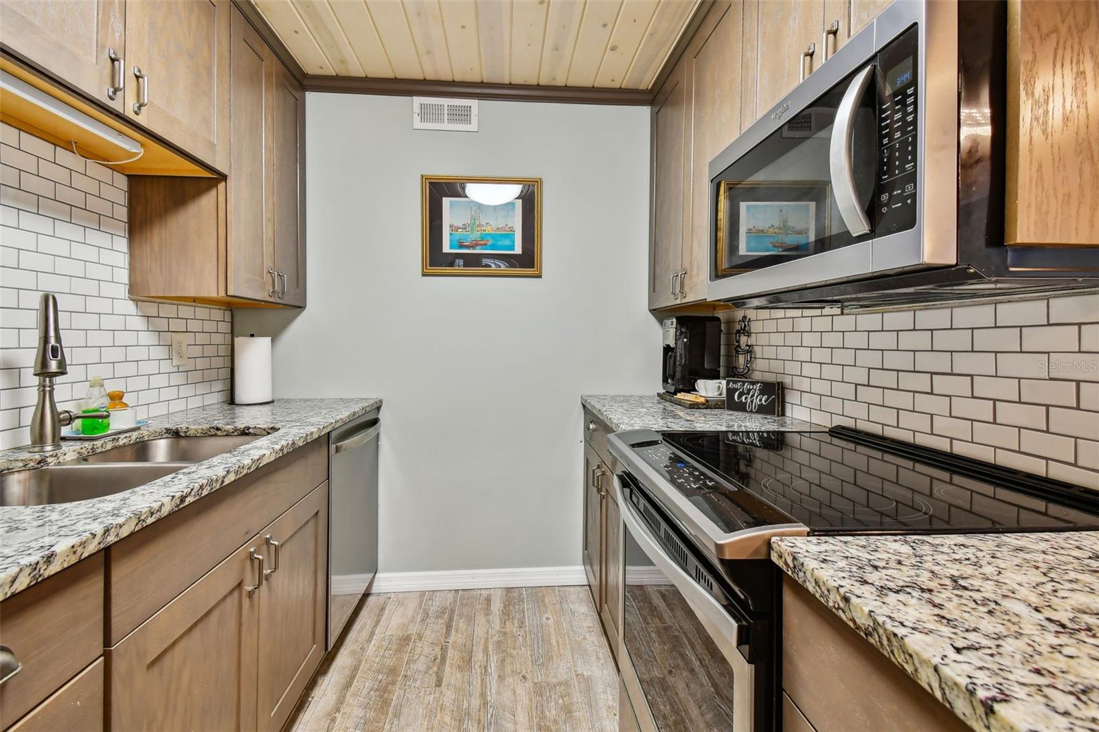 VELVET CLOAKE CONDO - Residential