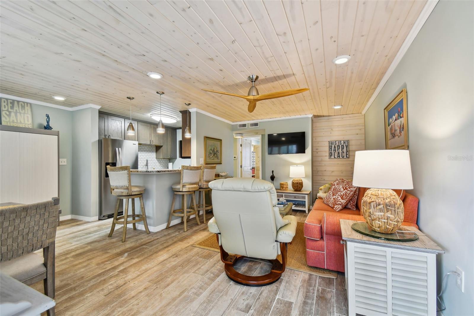 VELVET CLOAKE CONDO - Residential