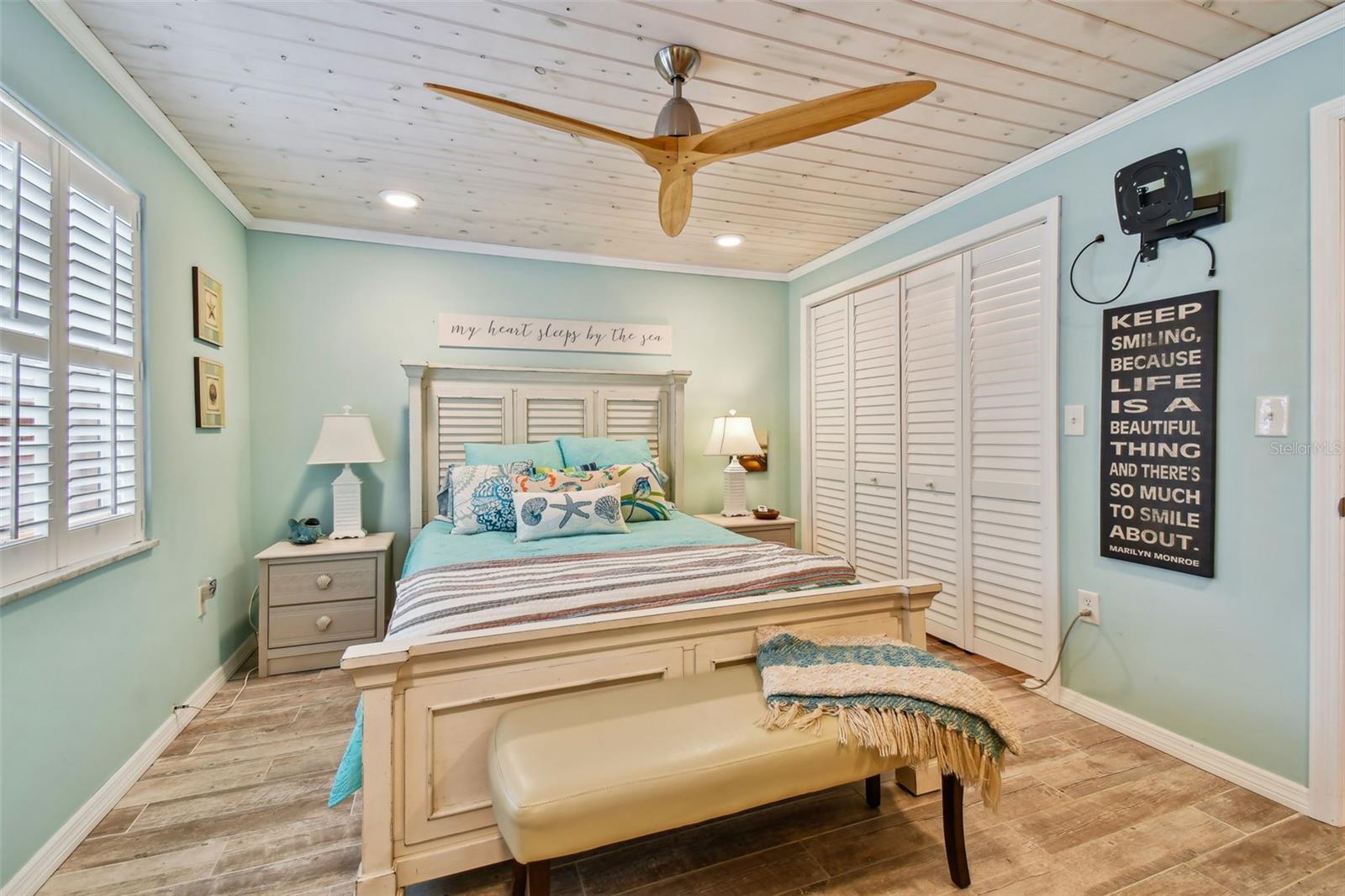 VELVET CLOAKE CONDO - Residential