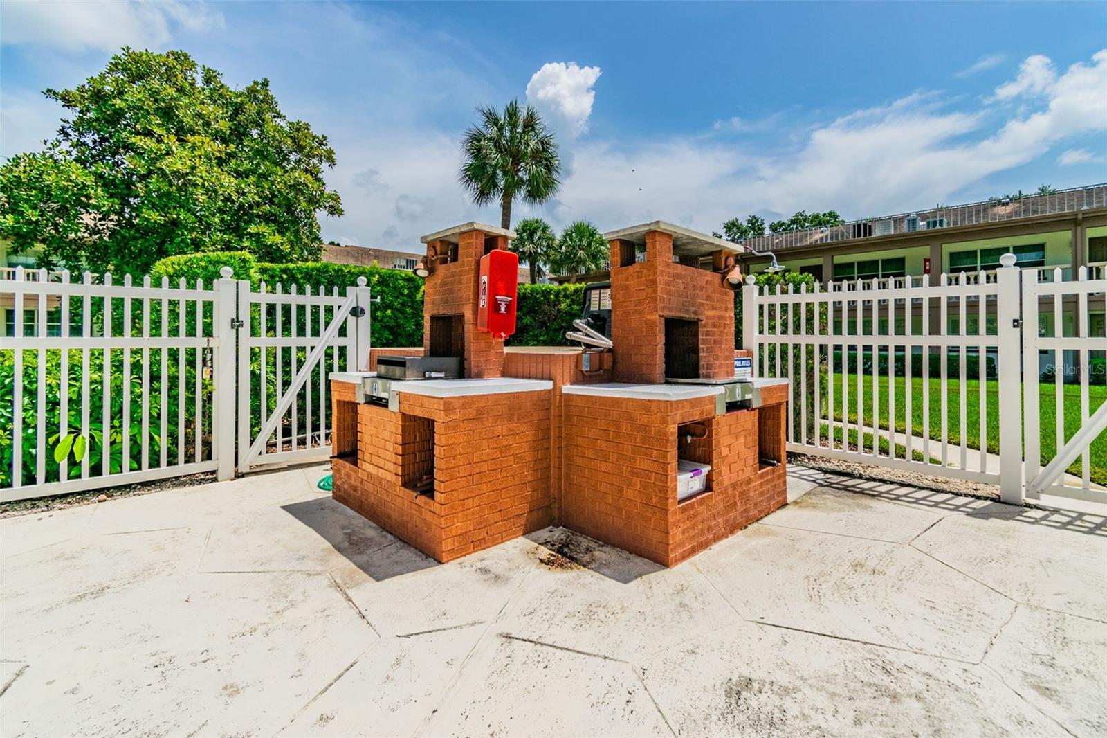 VELVET CLOAKE CONDO - Residential