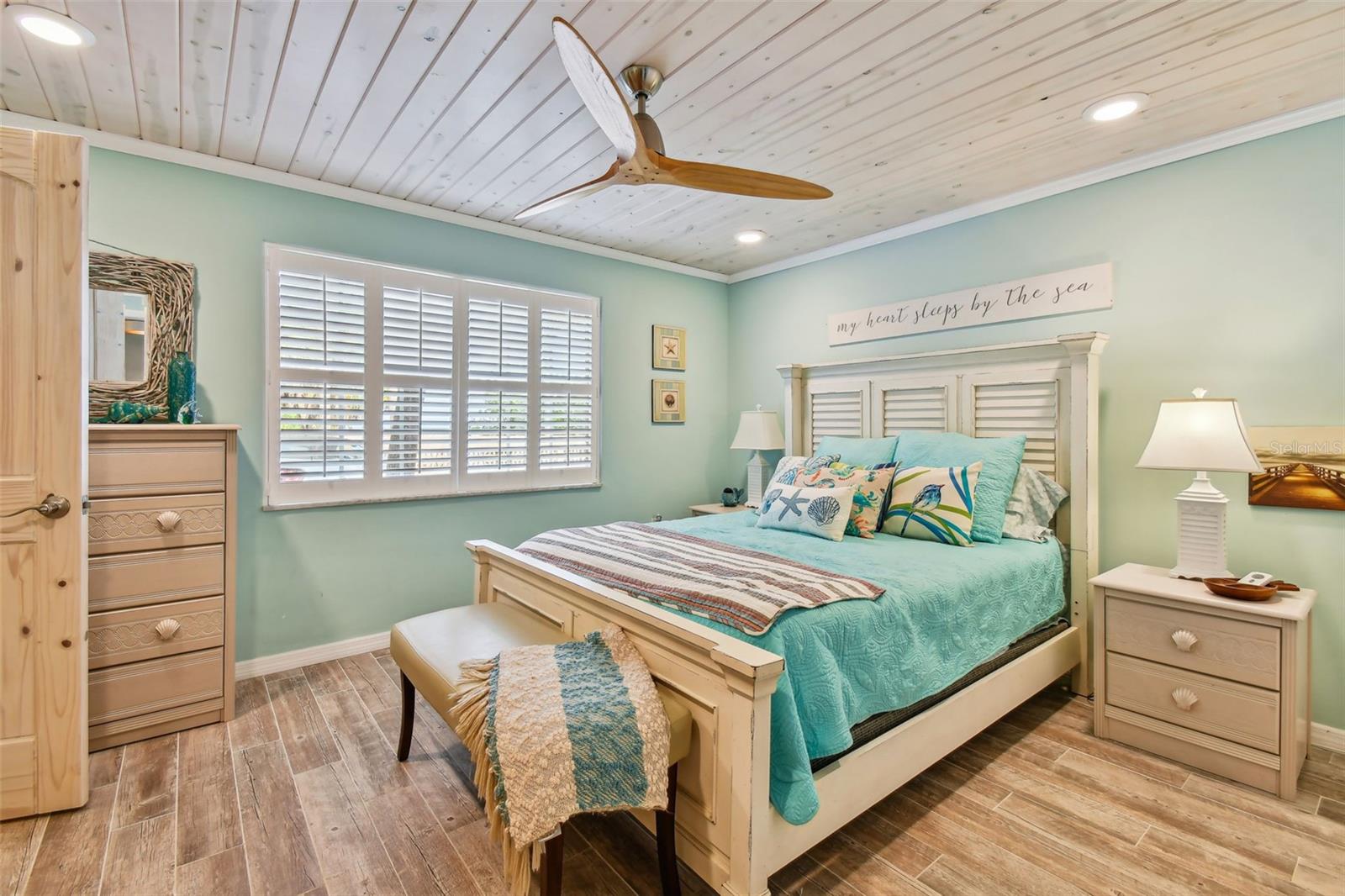 VELVET CLOAKE CONDO - Residential