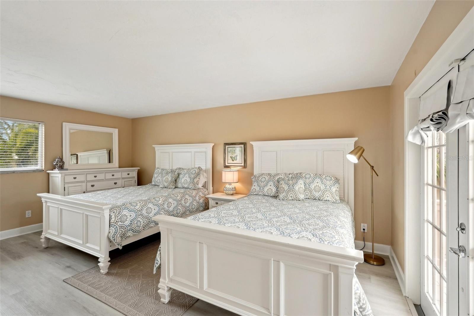 ST ARMANDS DIV/JOHN RINGLING E - Residential Lease