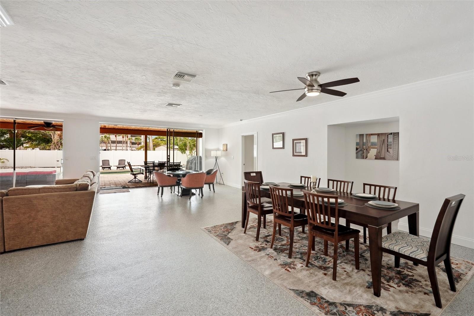 ST ARMANDS DIV/JOHN RINGLING E - Residential Lease