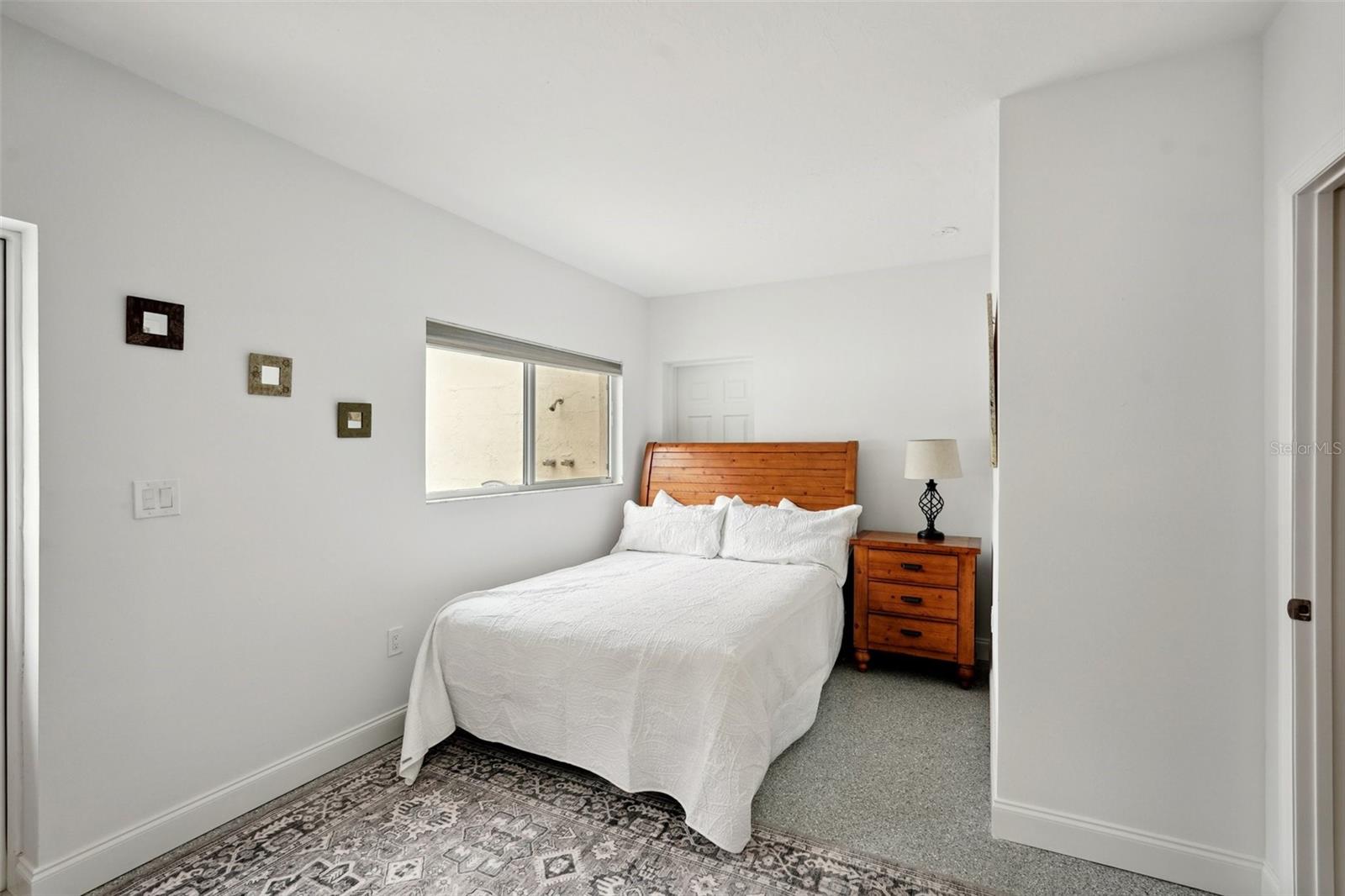 ST ARMANDS DIV/JOHN RINGLING E - Residential Lease