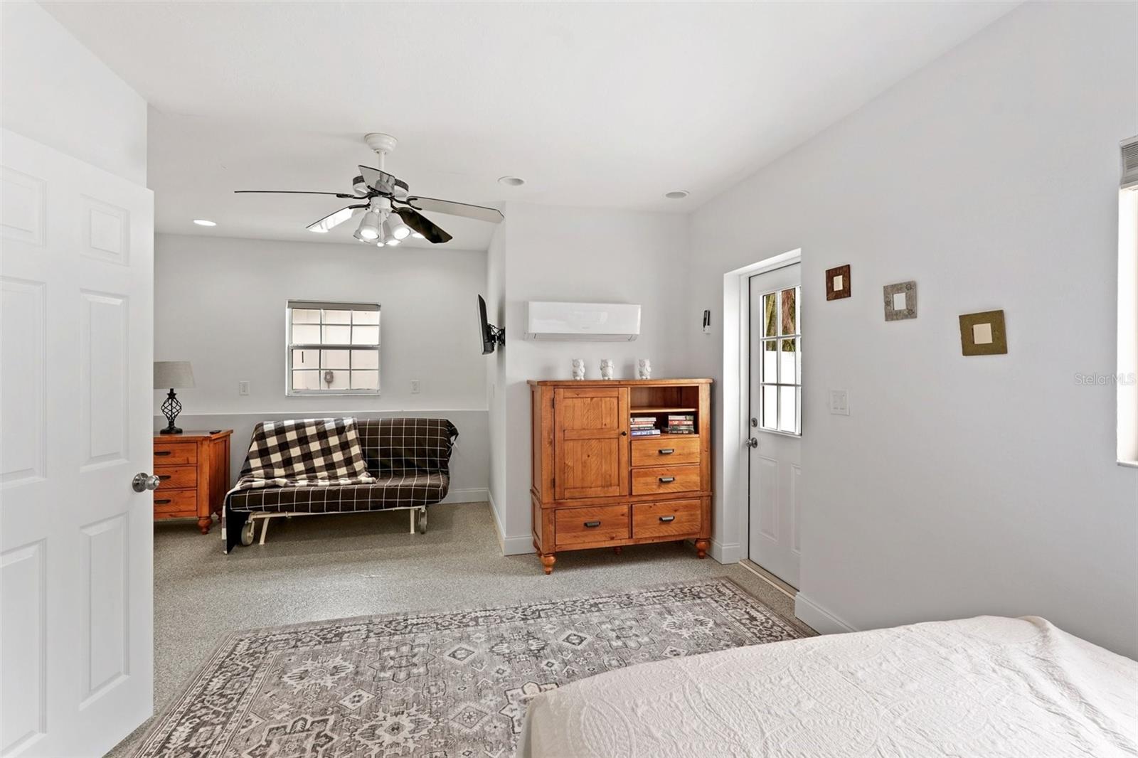 ST ARMANDS DIV/JOHN RINGLING E - Residential Lease