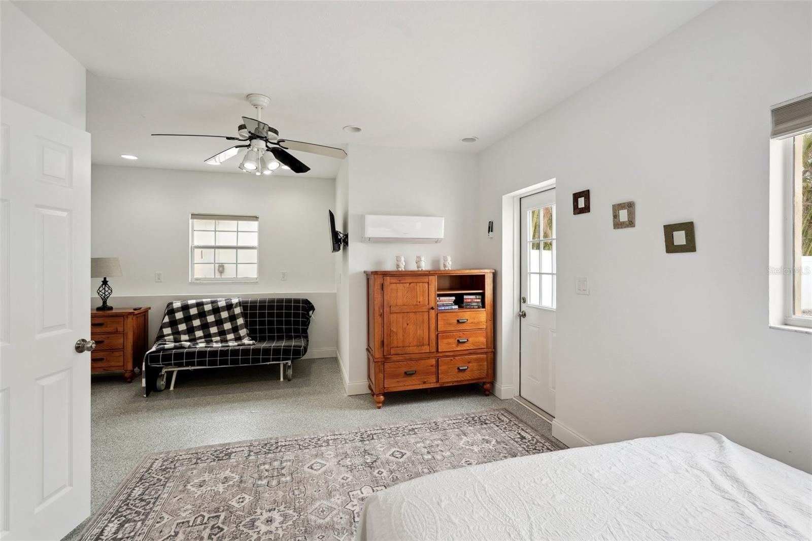 ST ARMANDS DIV/JOHN RINGLING E - Residential Lease