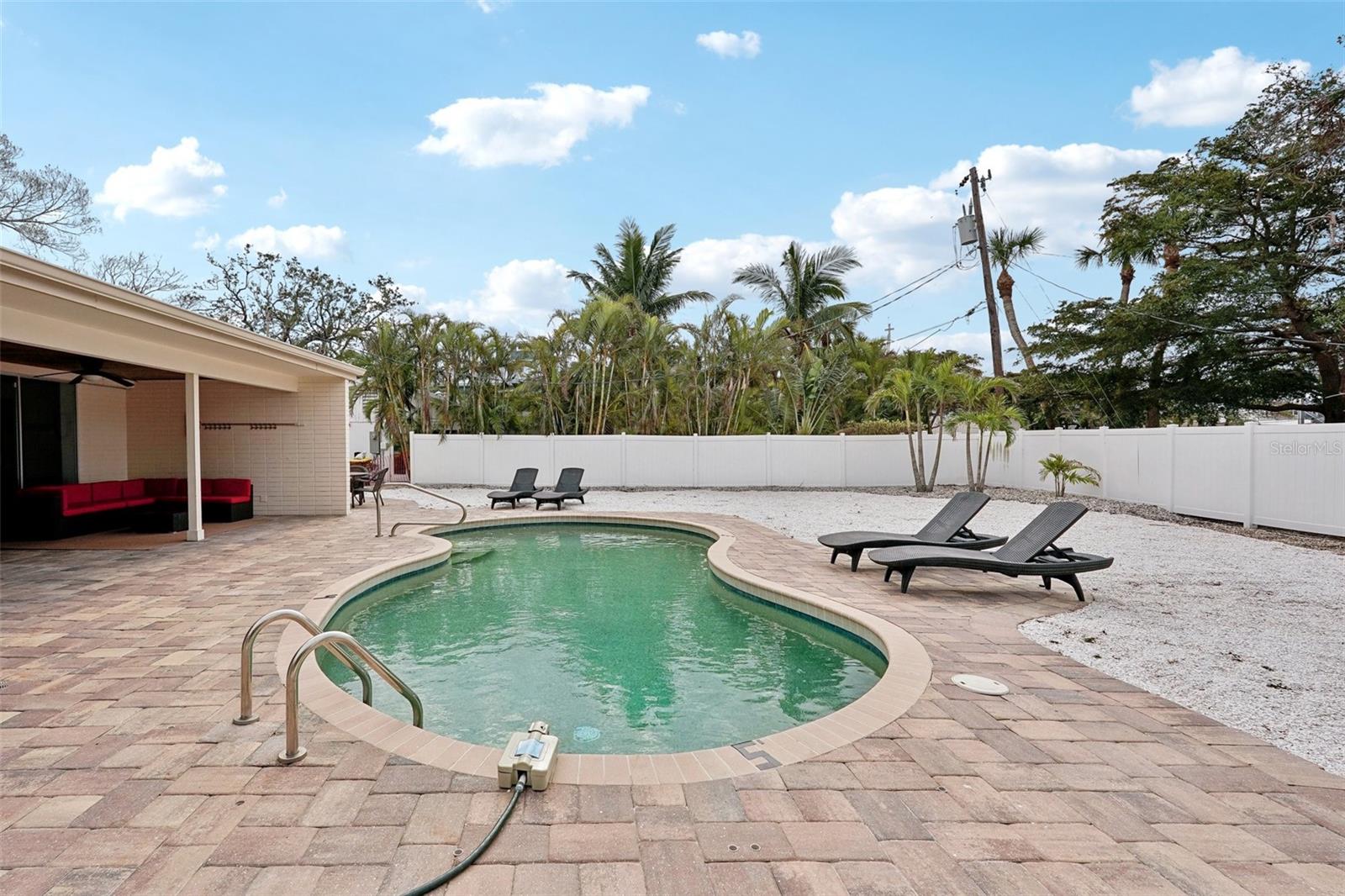 ST ARMANDS DIV/JOHN RINGLING E - Residential Lease