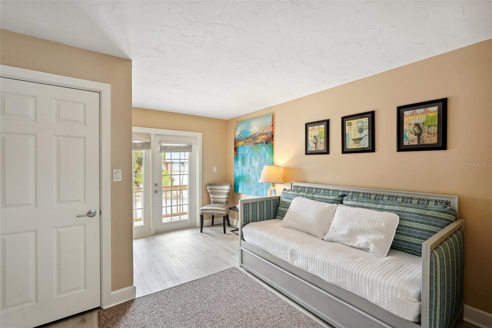 ST ARMANDS DIV/JOHN RINGLING E - Residential Lease