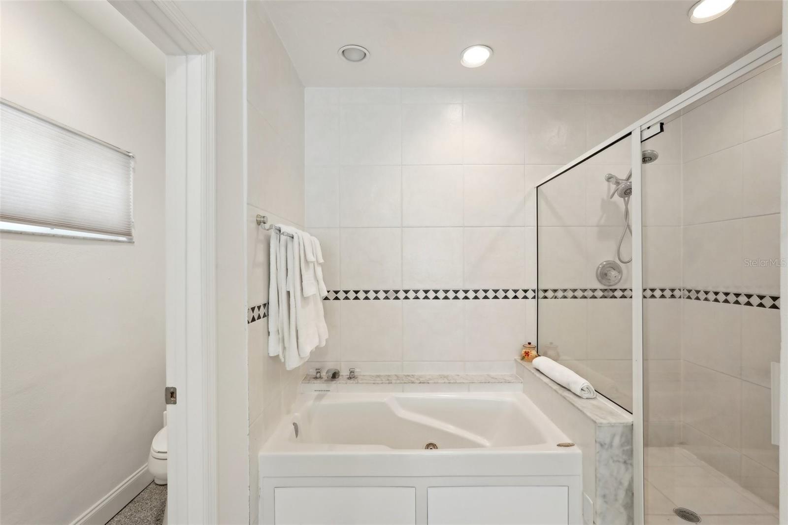 ST ARMANDS DIV/JOHN RINGLING E - Residential Lease