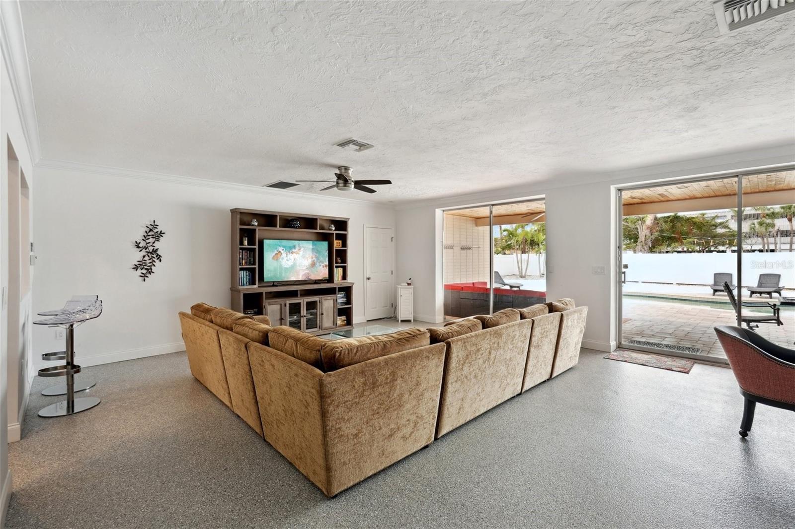 ST ARMANDS DIV/JOHN RINGLING E - Residential Lease