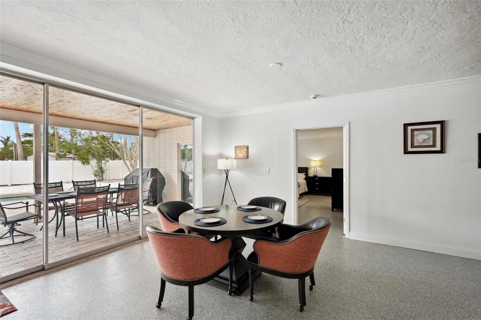 ST ARMANDS DIV/JOHN RINGLING E - Residential Lease
