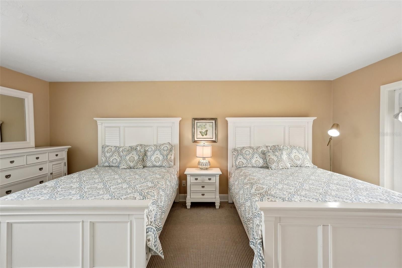 ST ARMANDS DIV/JOHN RINGLING E - Residential Lease
