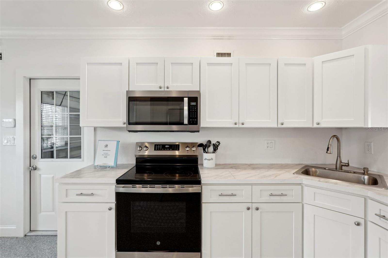ST ARMANDS DIV/JOHN RINGLING E - Residential Lease