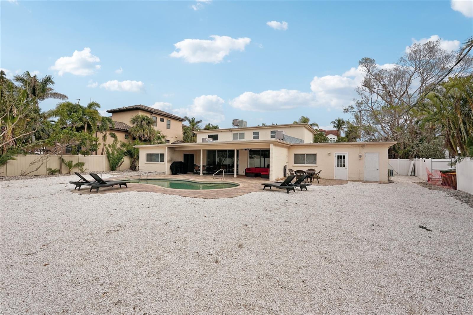 ST ARMANDS DIV/JOHN RINGLING E - Residential Lease