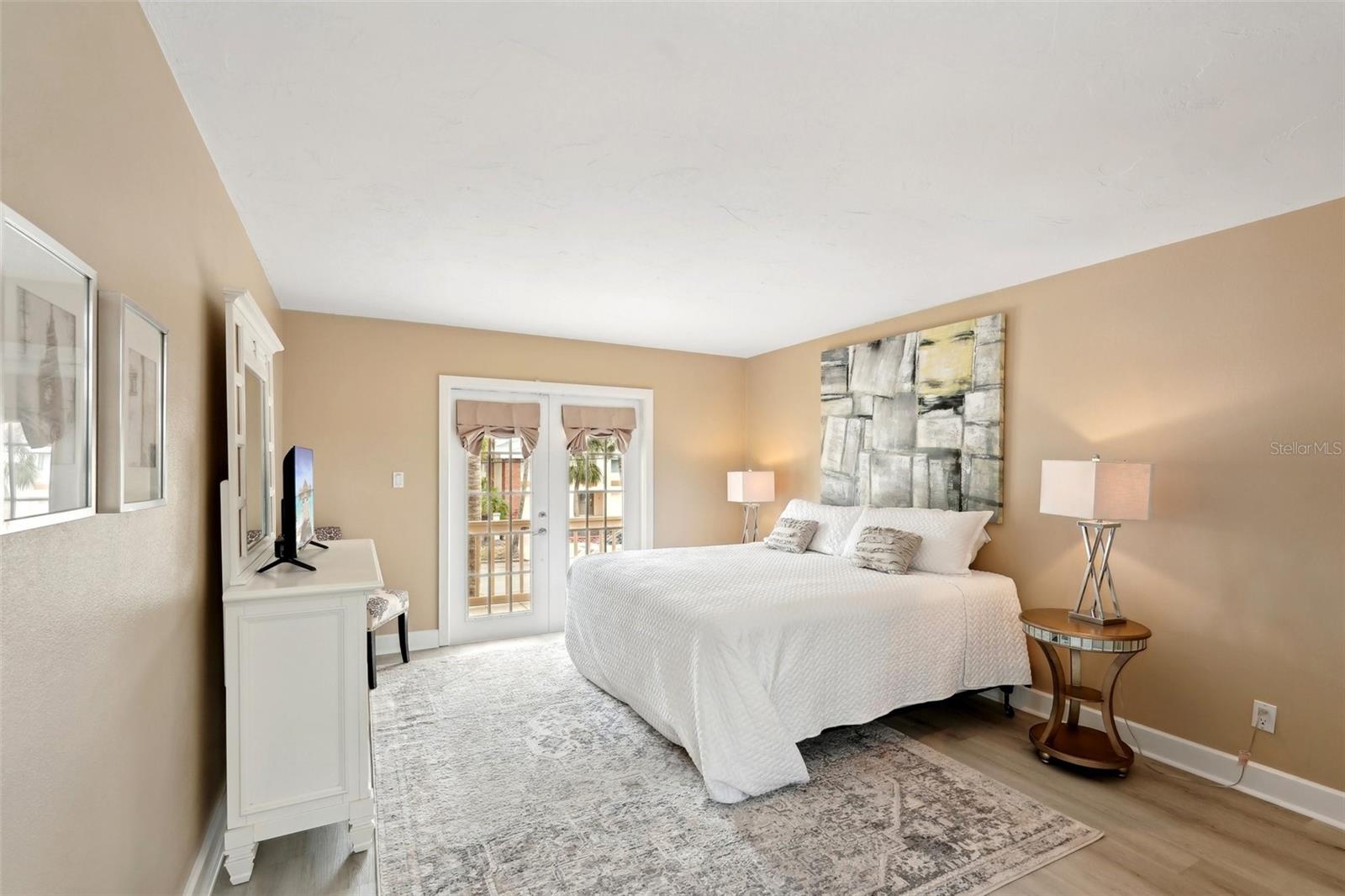ST ARMANDS DIV/JOHN RINGLING E - Residential Lease