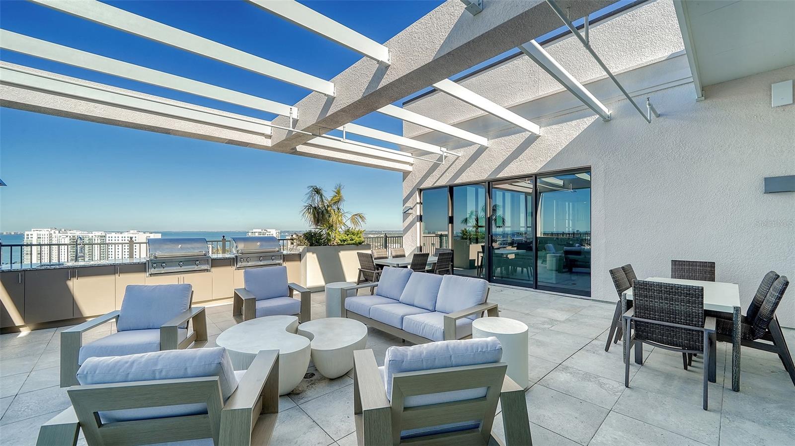 THE DEMARCAY - Residential Lease