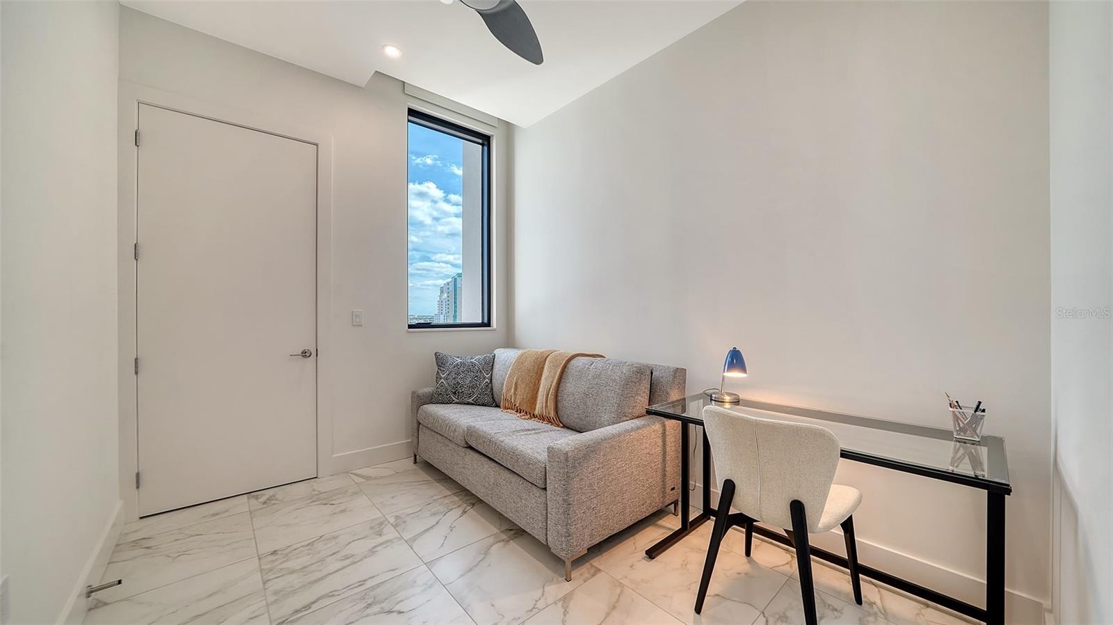 THE DEMARCAY - Residential Lease