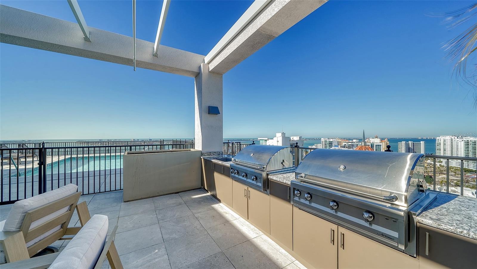 THE DEMARCAY - Residential Lease