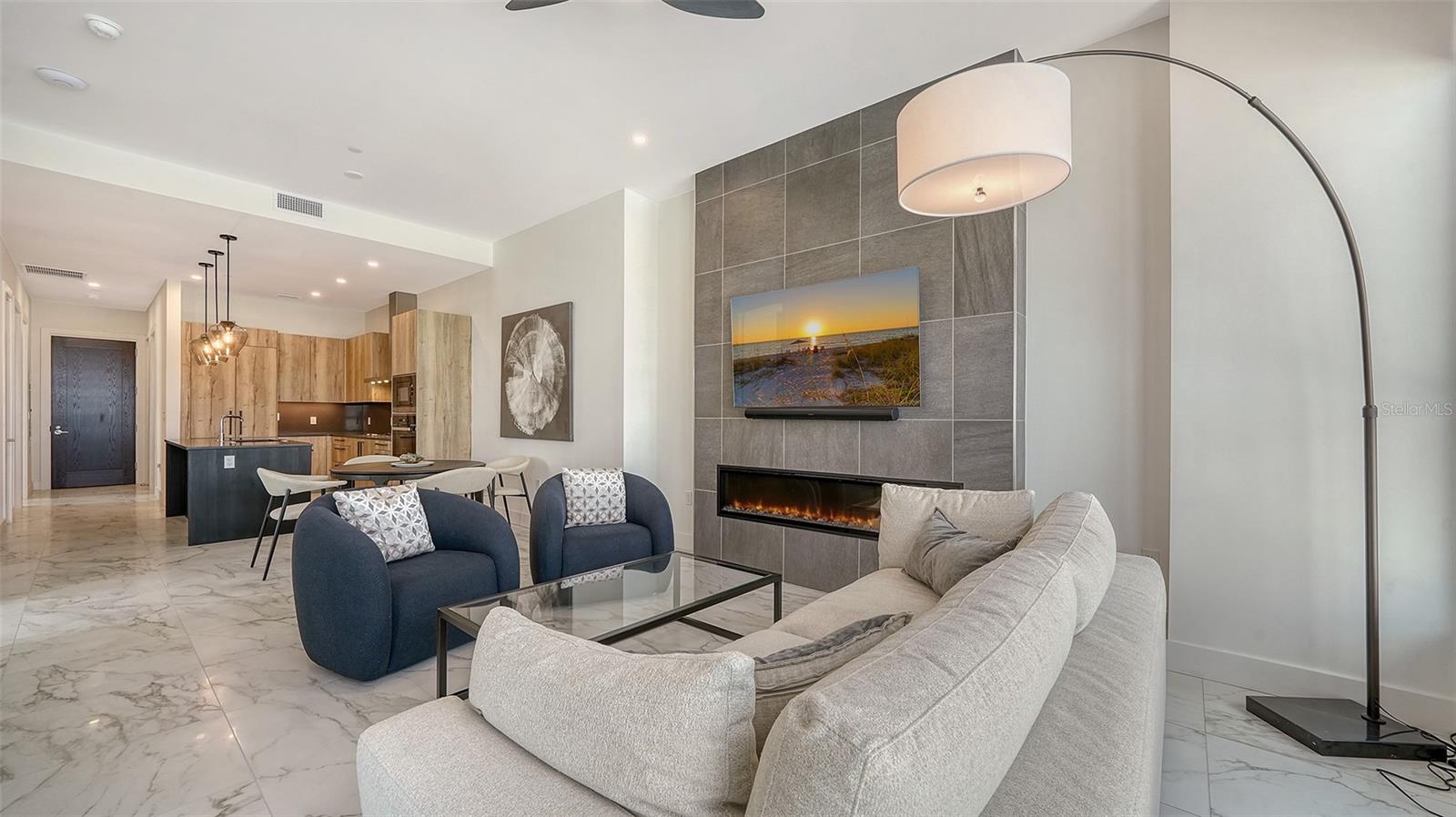 THE DEMARCAY - Residential Lease