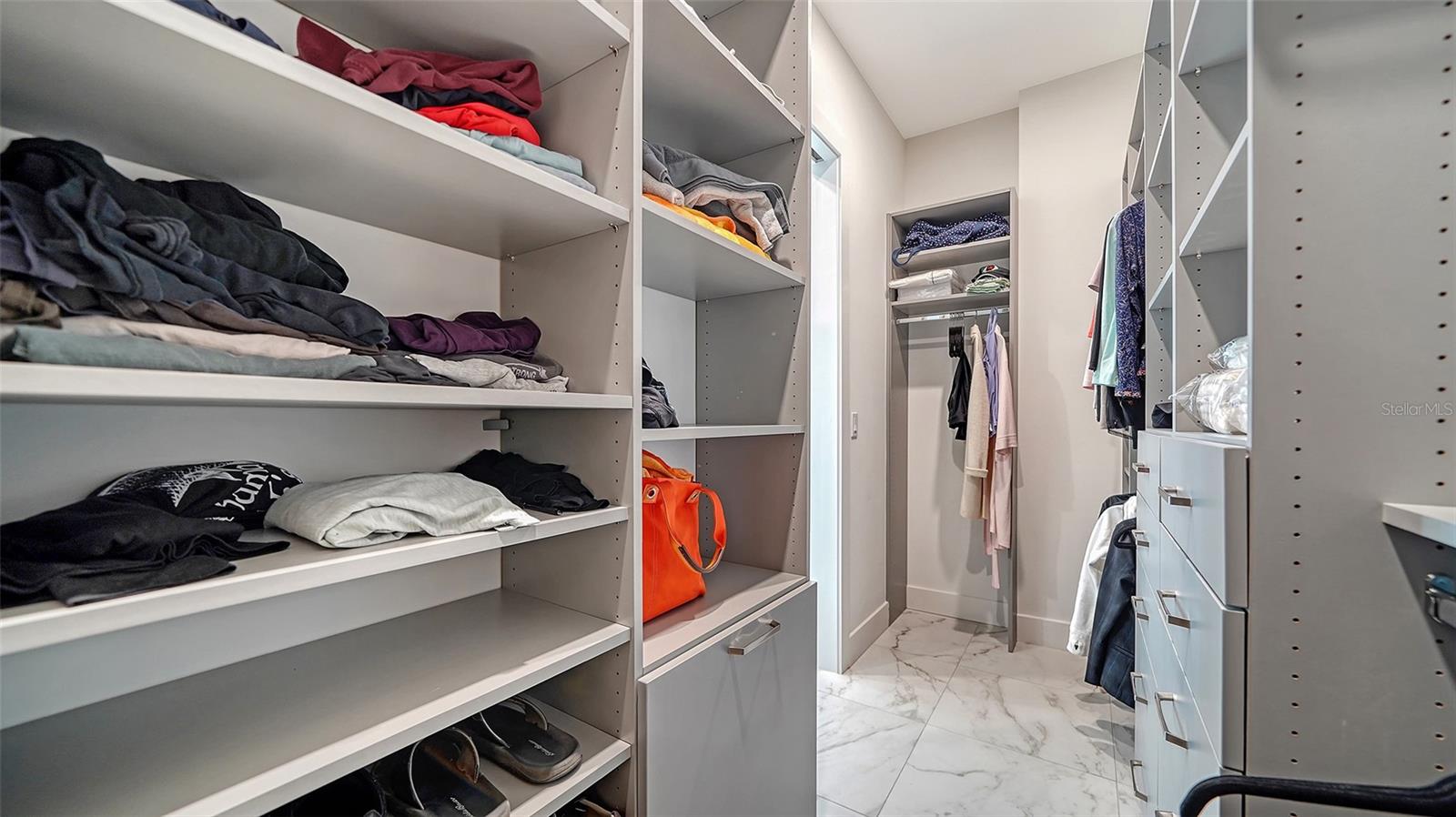 THE DEMARCAY - Residential Lease
