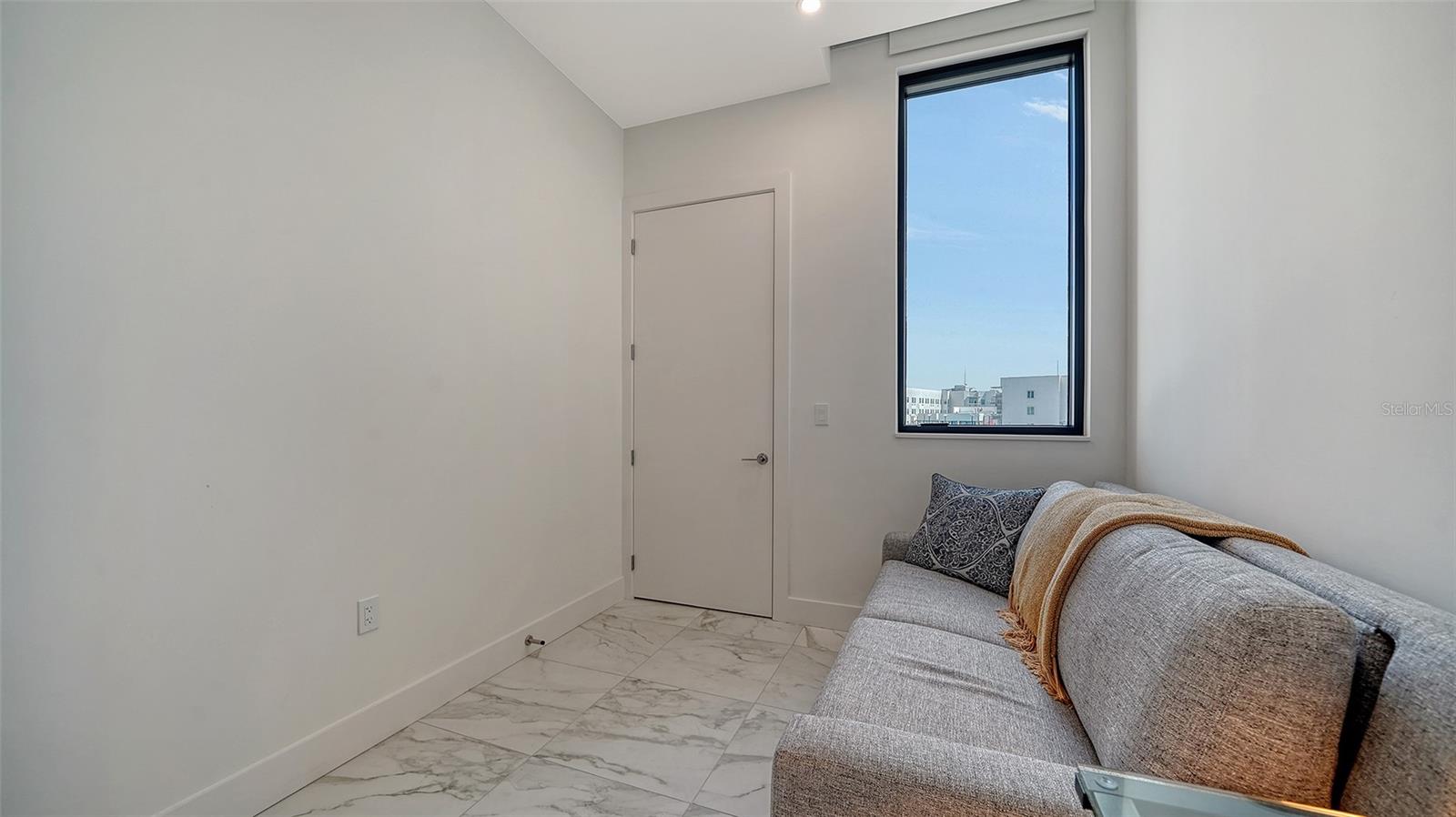 THE DEMARCAY - Residential Lease