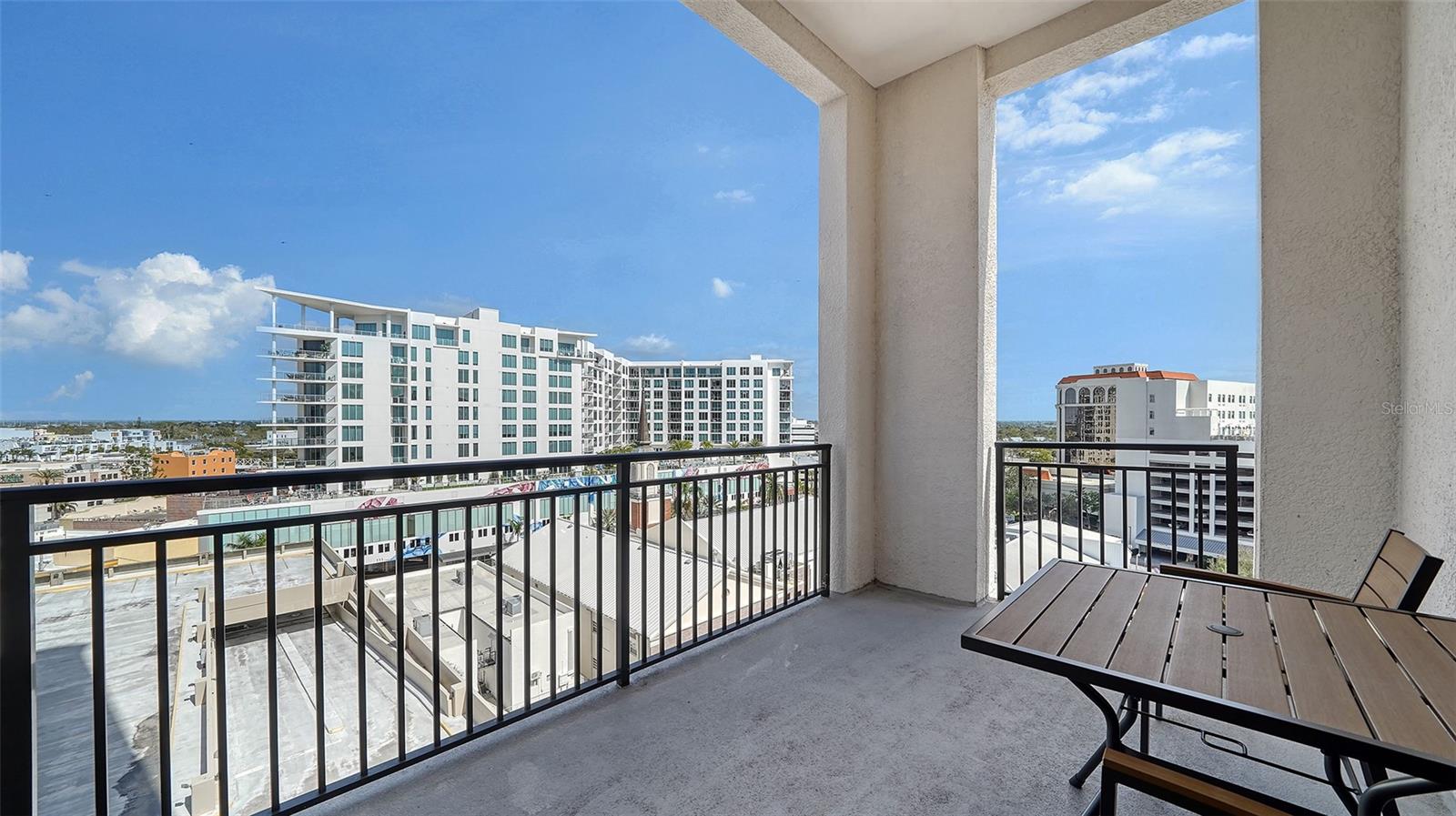 THE DEMARCAY - Residential Lease