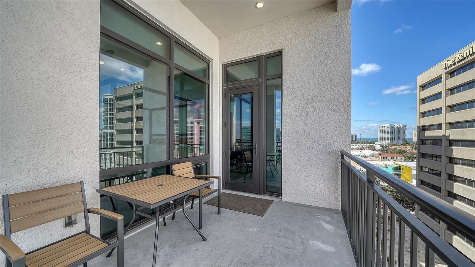 THE DEMARCAY - Residential Lease