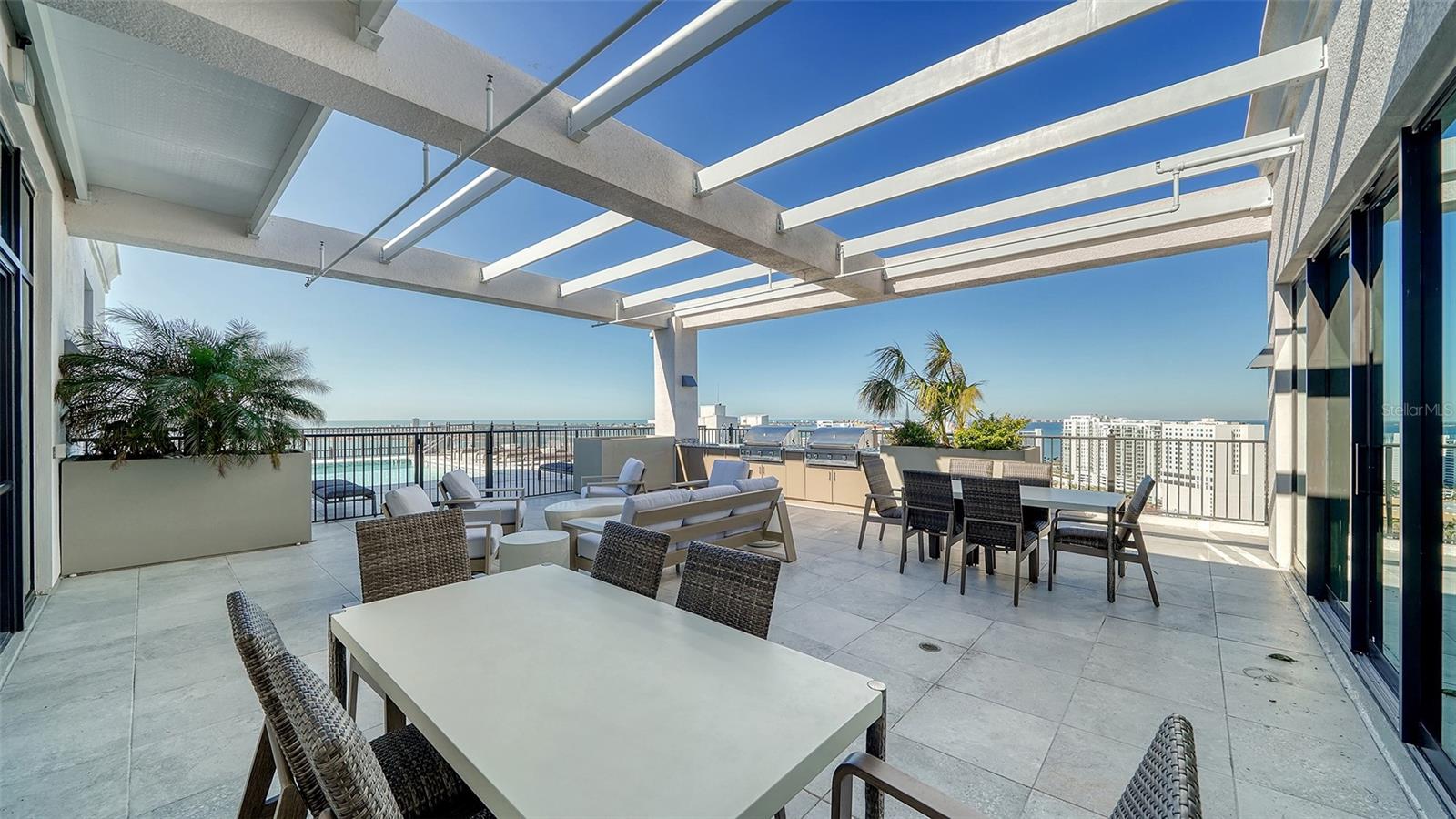 THE DEMARCAY - Residential Lease