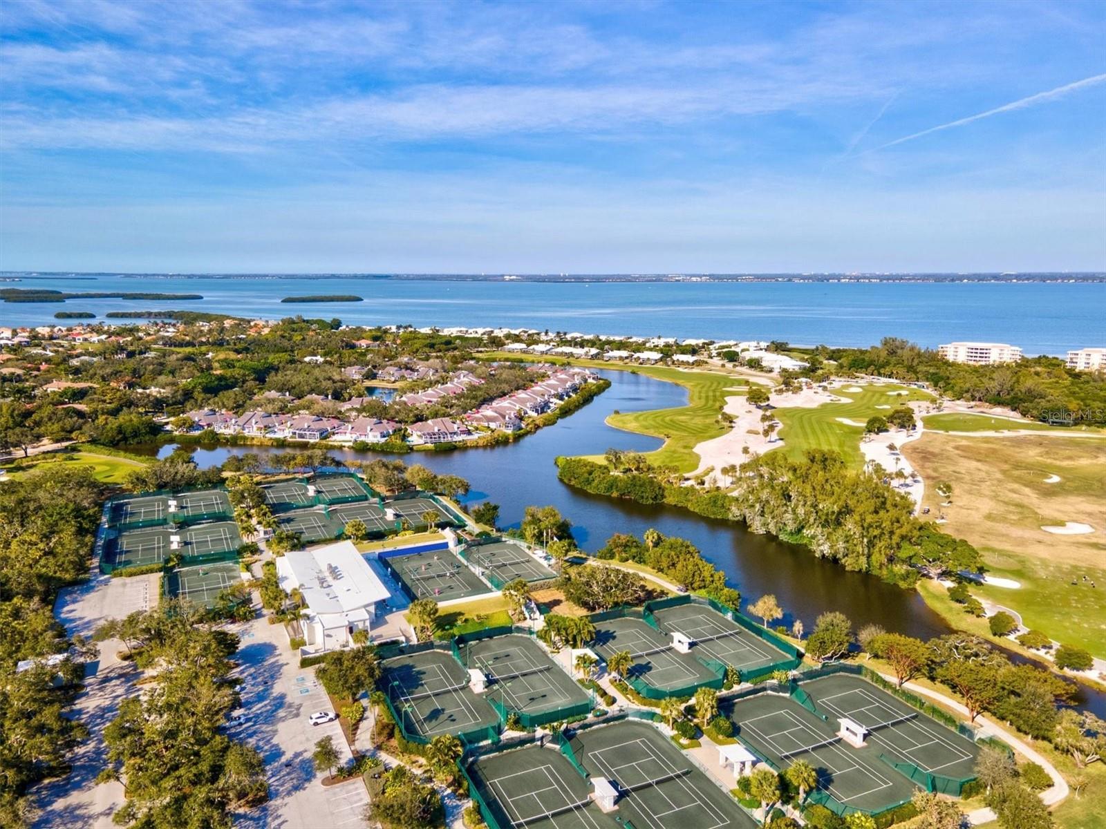 BAY ISLES - Residential