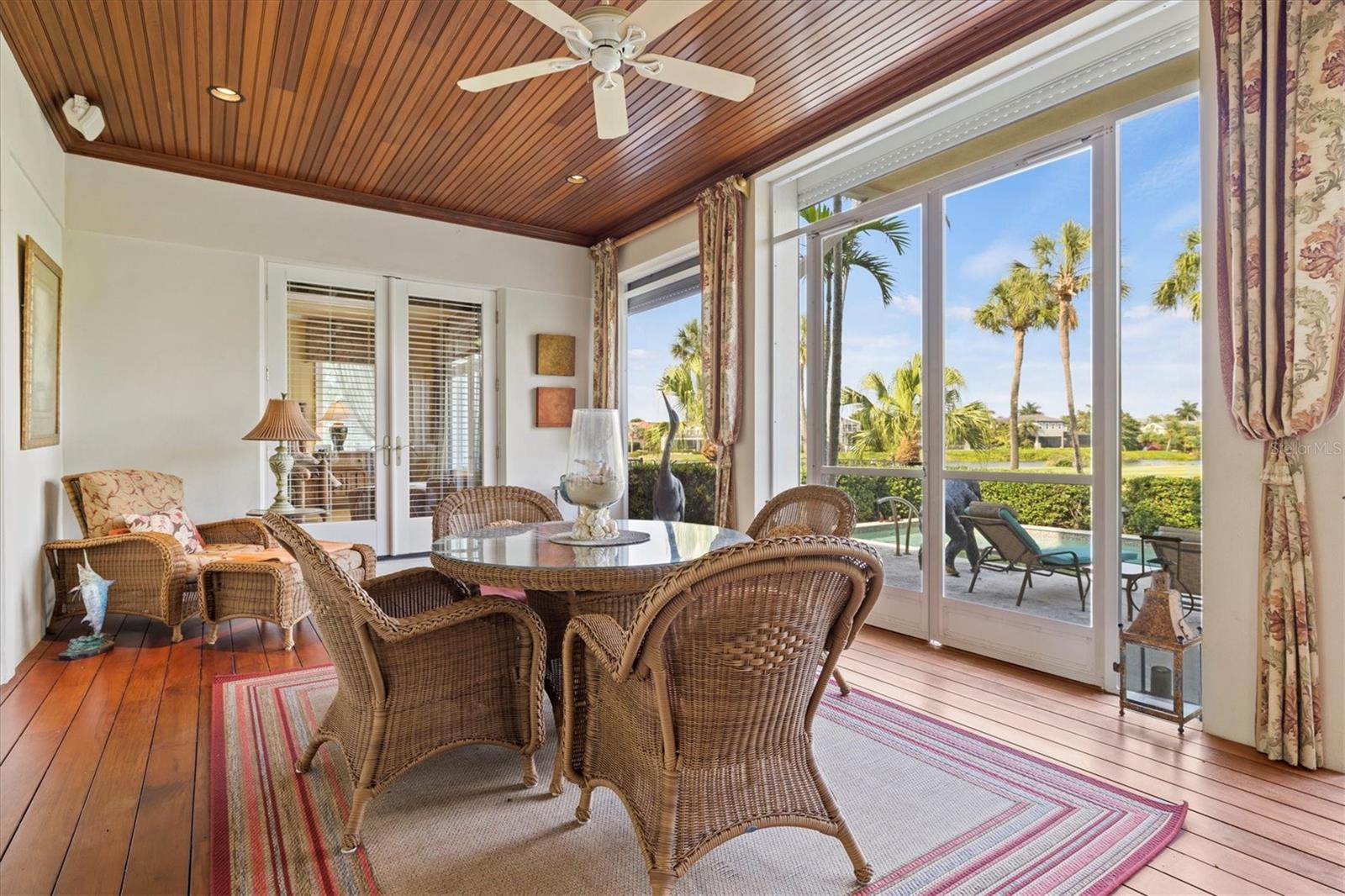 BAY ISLES - Residential