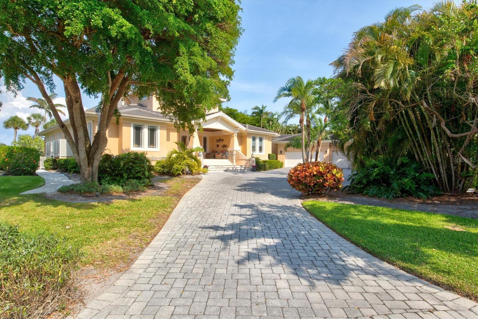 BAY ISLES - Residential