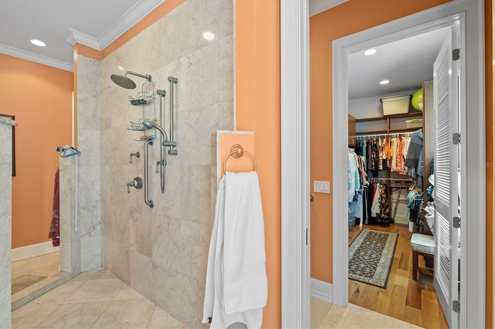 BAY ISLES - Residential