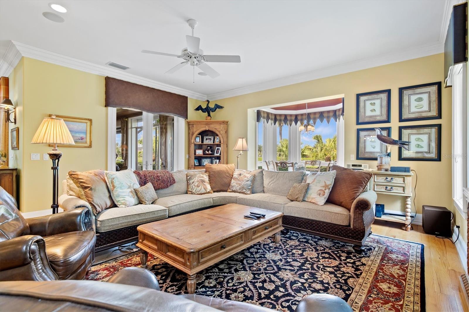 BAY ISLES - Residential