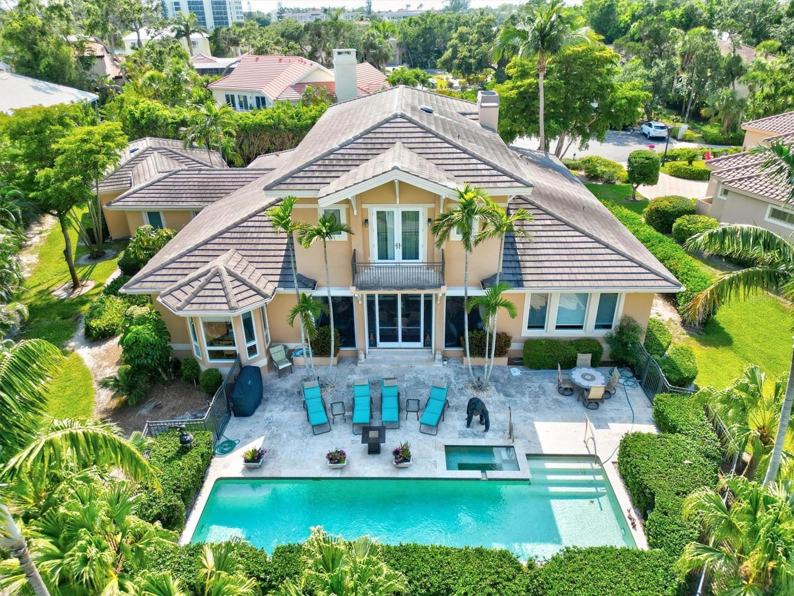 BAY ISLES - Residential