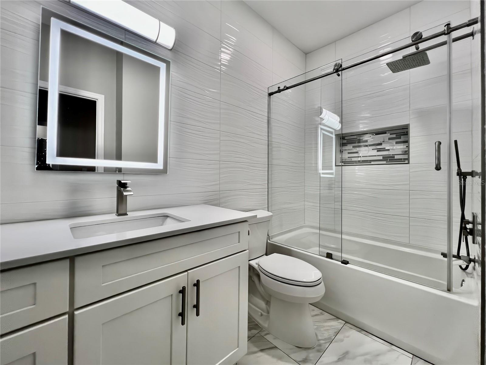 CELEBRATION LAKE EVALYN - Residential