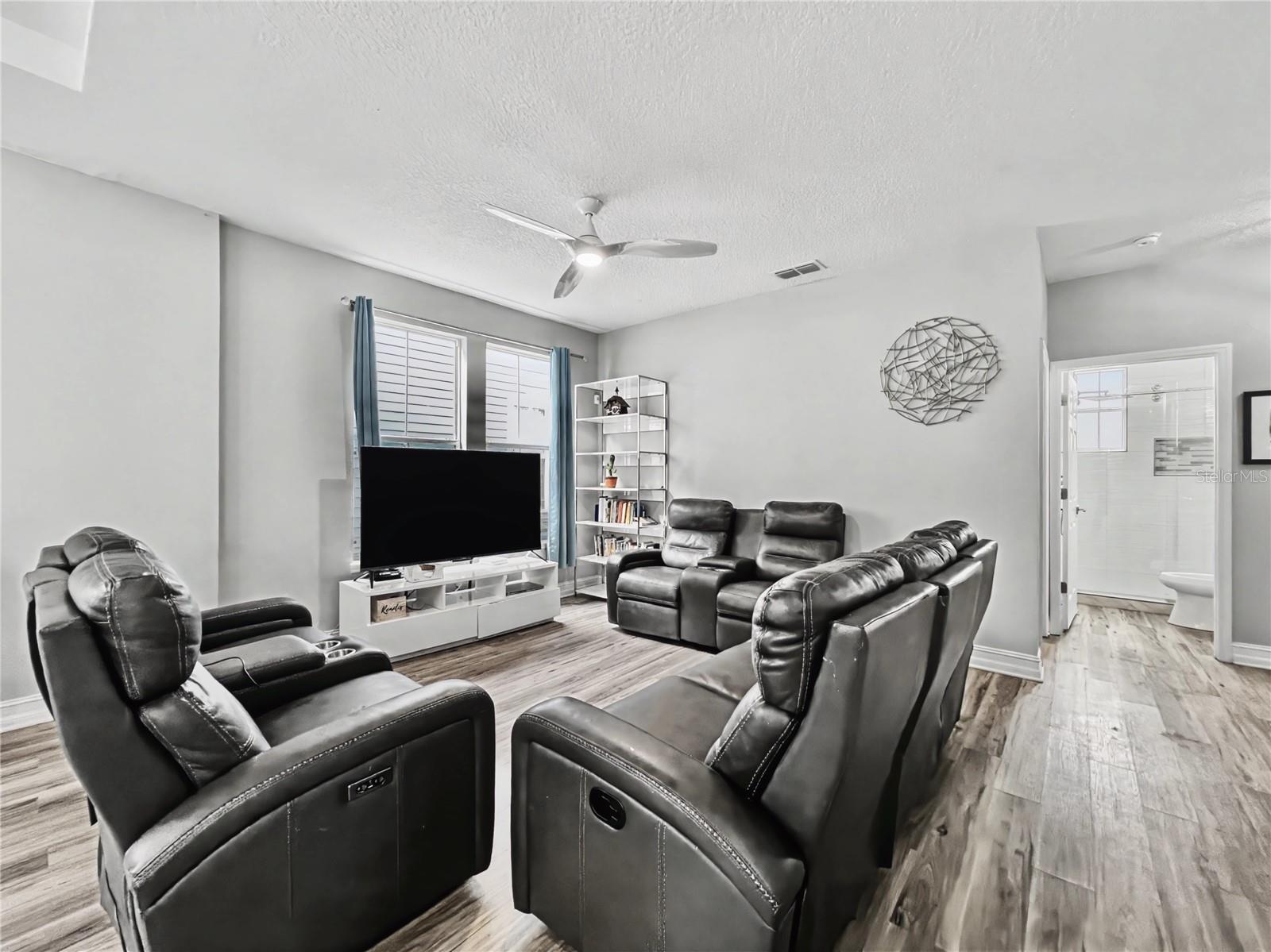 839 LAKE EVALYN DRIVE