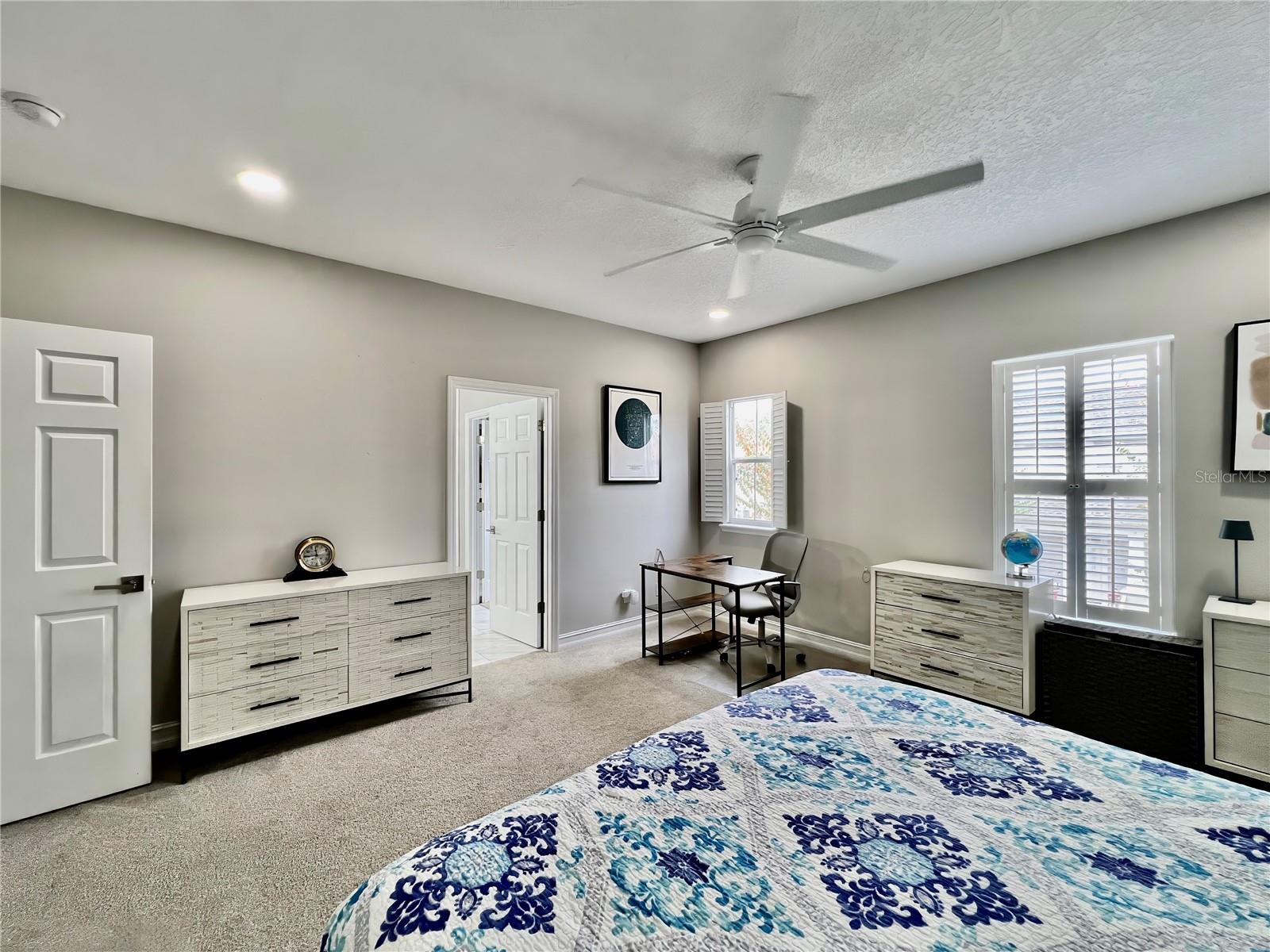 CELEBRATION LAKE EVALYN - Residential