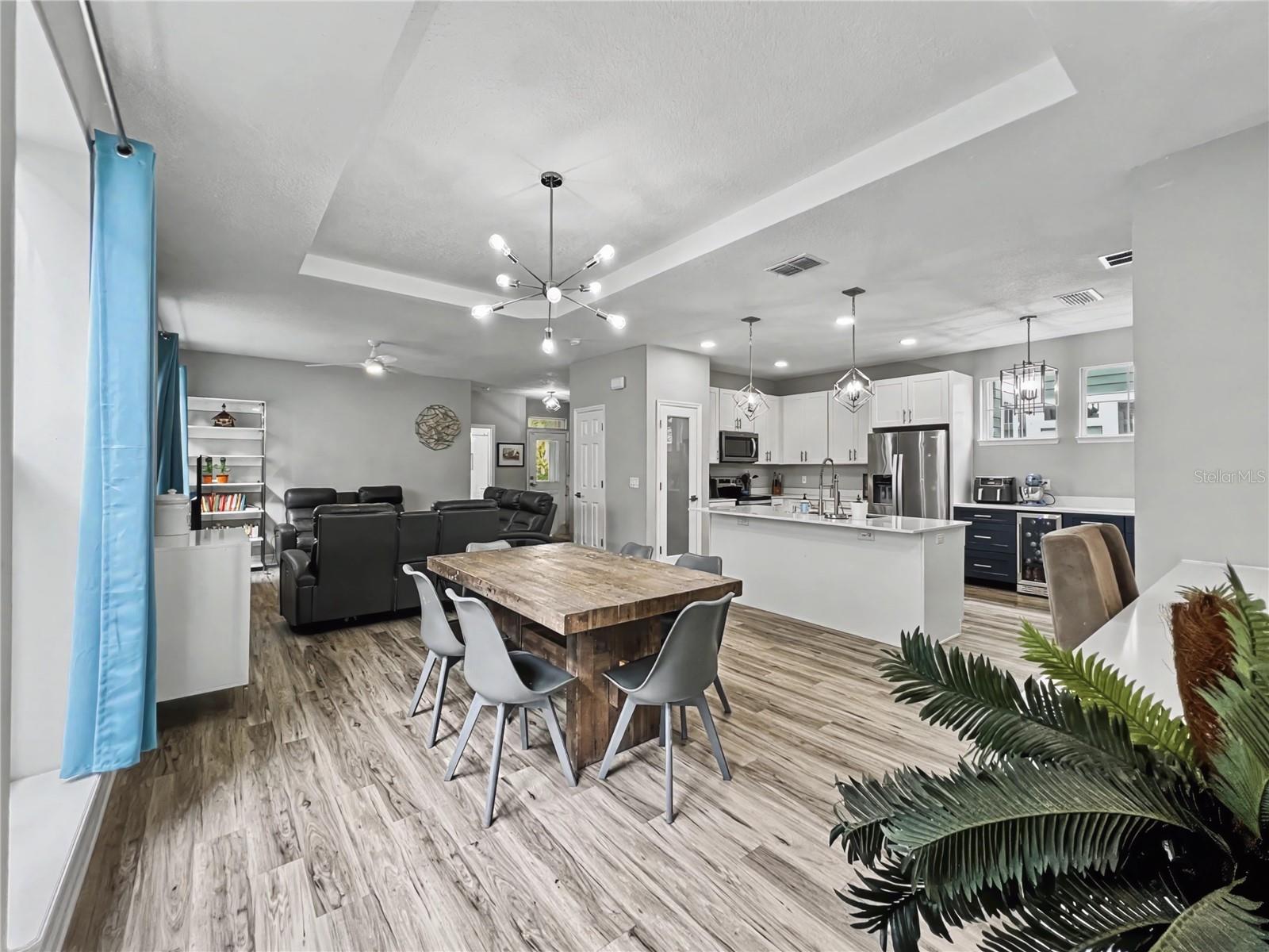 839 LAKE EVALYN DRIVE