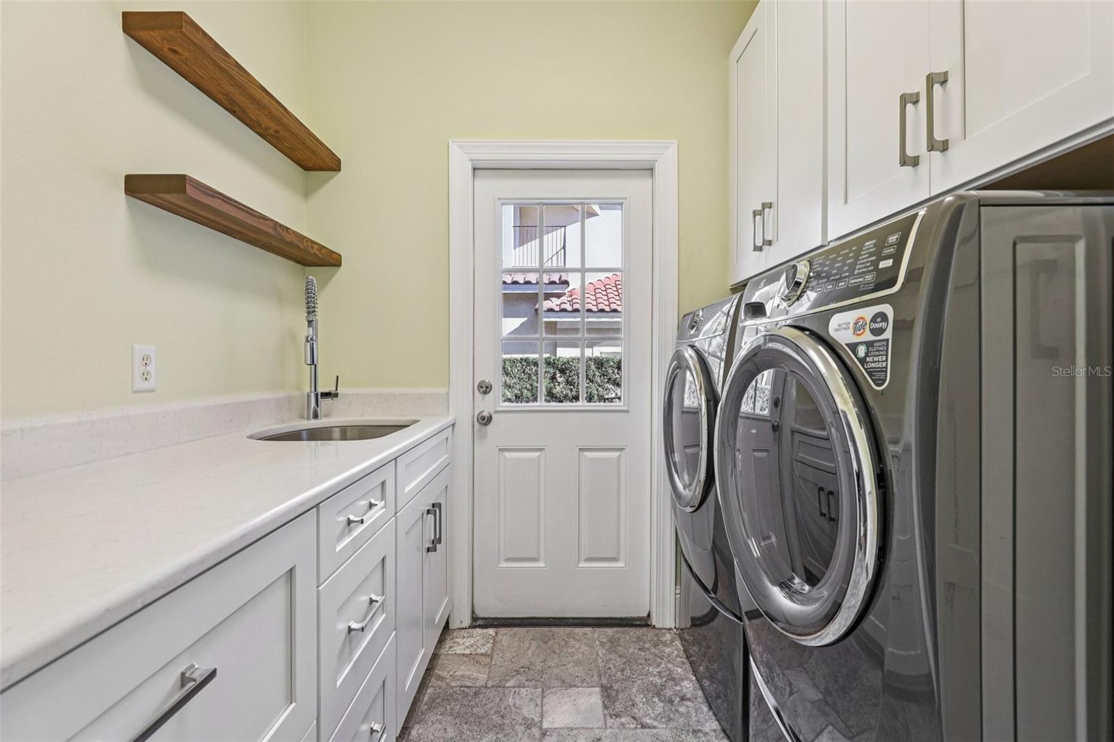 KEENES POINTE - Residential