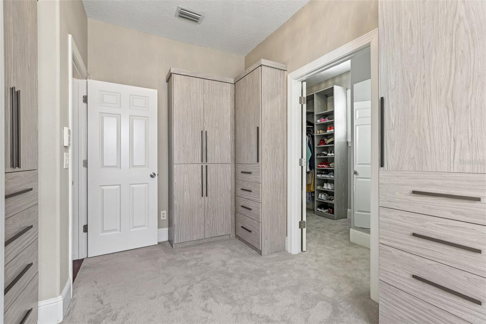 KEENES POINTE - Residential