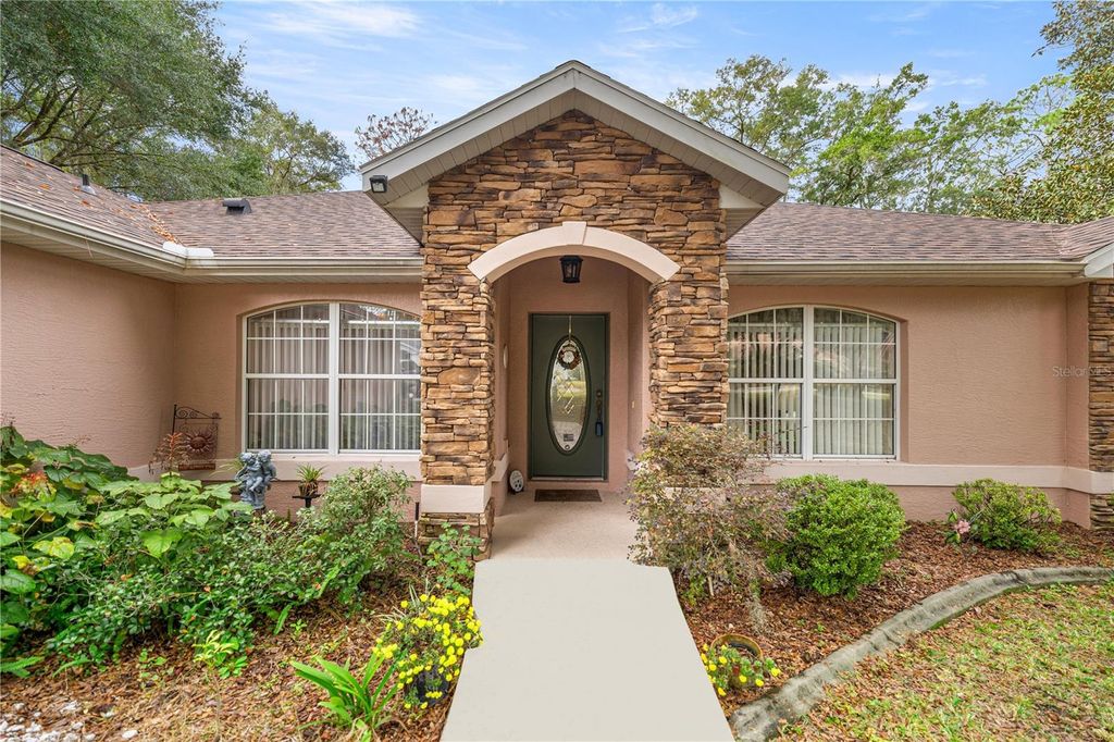 Photo of 9221 SW 193rd Circle, Dunnellon, FL 34432 (MLS # OM709061)