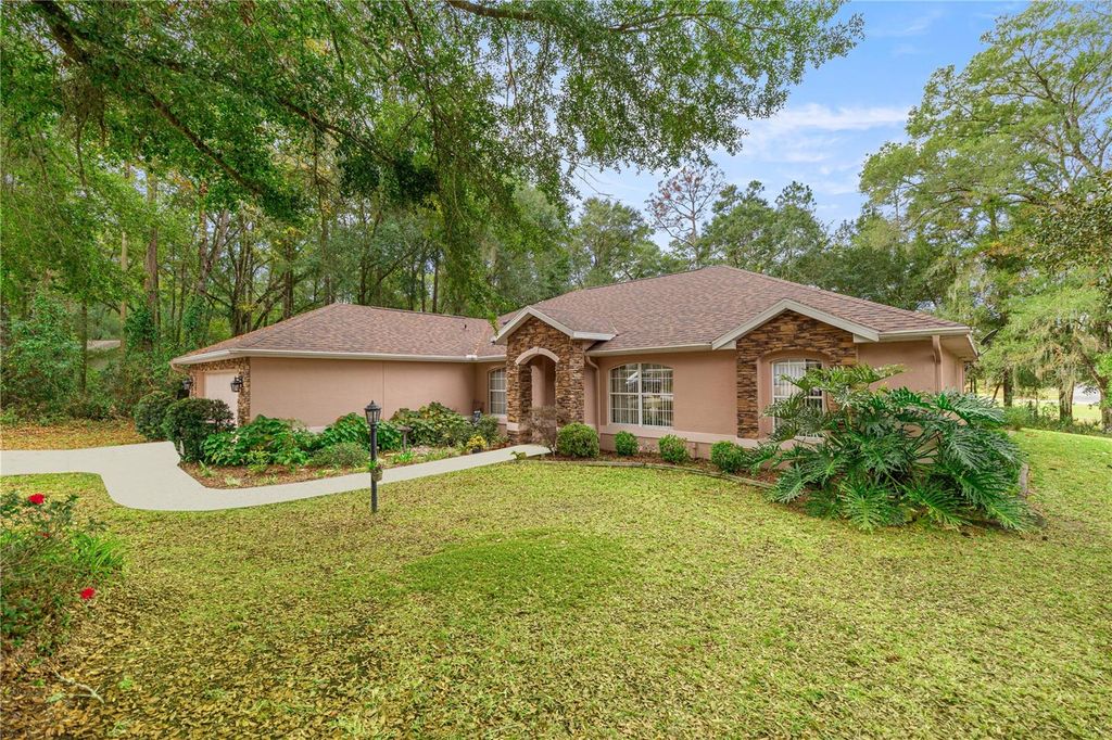 Photo of 9221 SW 193rd Circle, Dunnellon, FL 34432 (MLS # OM709061)