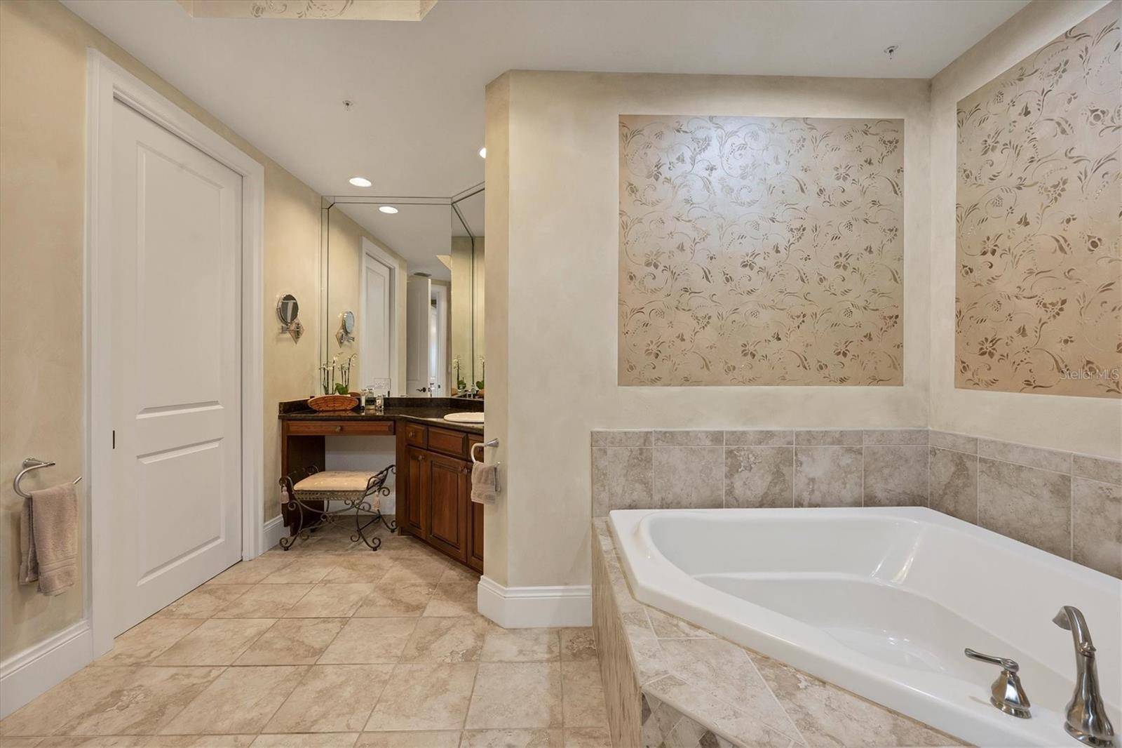 BEL MARE PH II - Residential