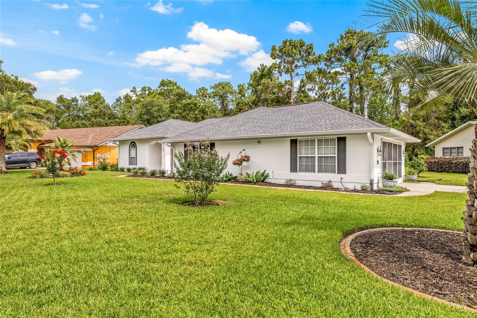 11 HEMLOCK COURT E