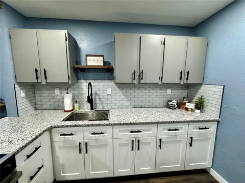 Tiny photo for 2801 SE 28th Road, Ocala, FL 34471 (MLS # O6395607)